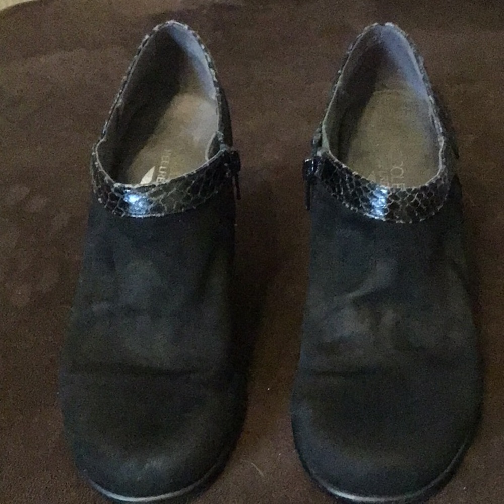 Aerosols side zip booties, 3” heel, black with patent trim